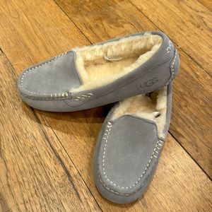 Ugg Ansley slippers, light grey, size 9, new in box